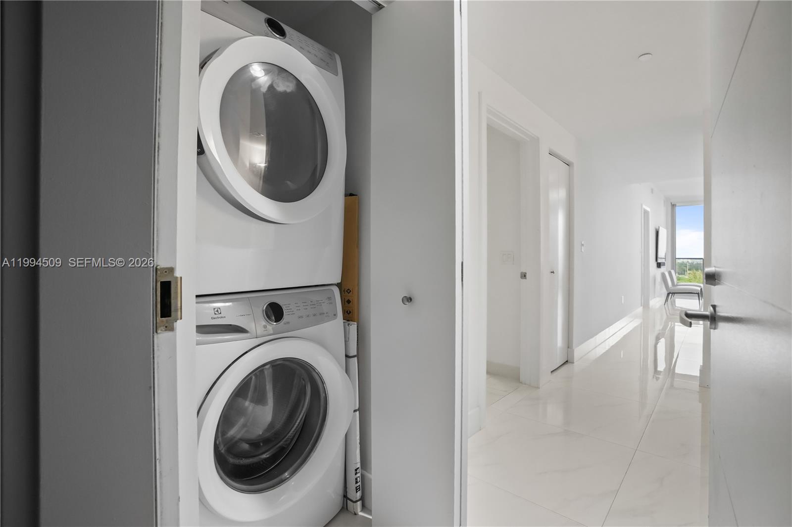 THE HARBOUR NORTH CONDO - Residential Lease