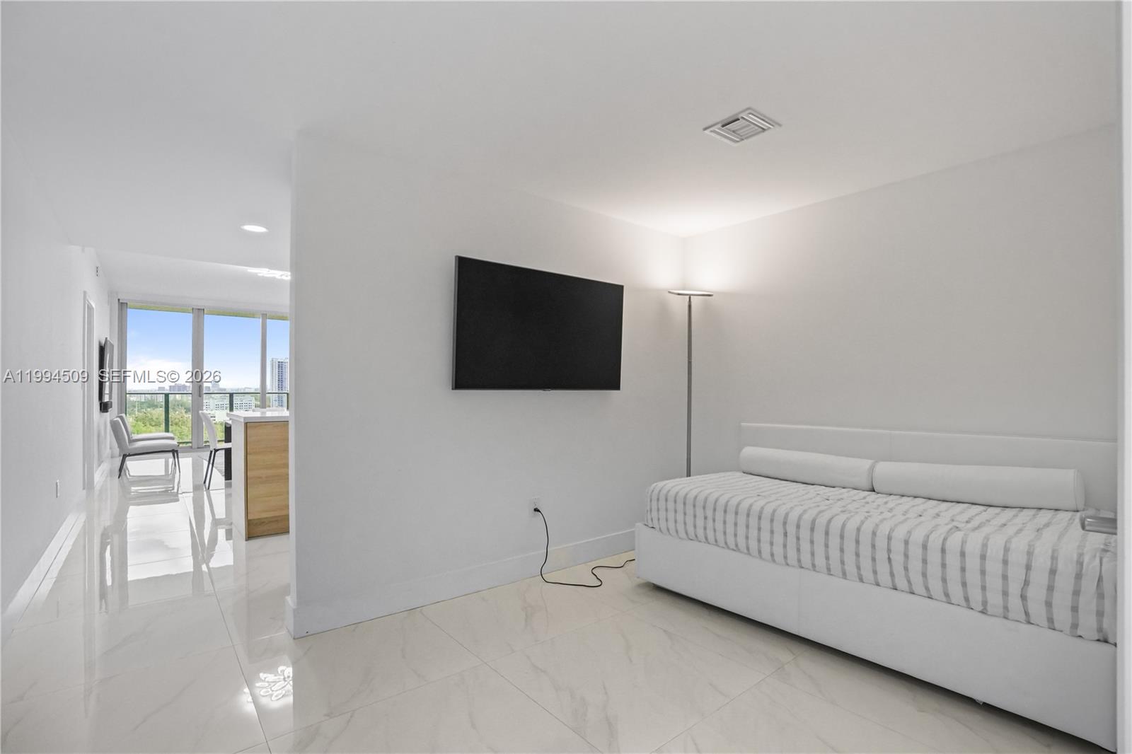 THE HARBOUR NORTH CONDO - Residential Lease