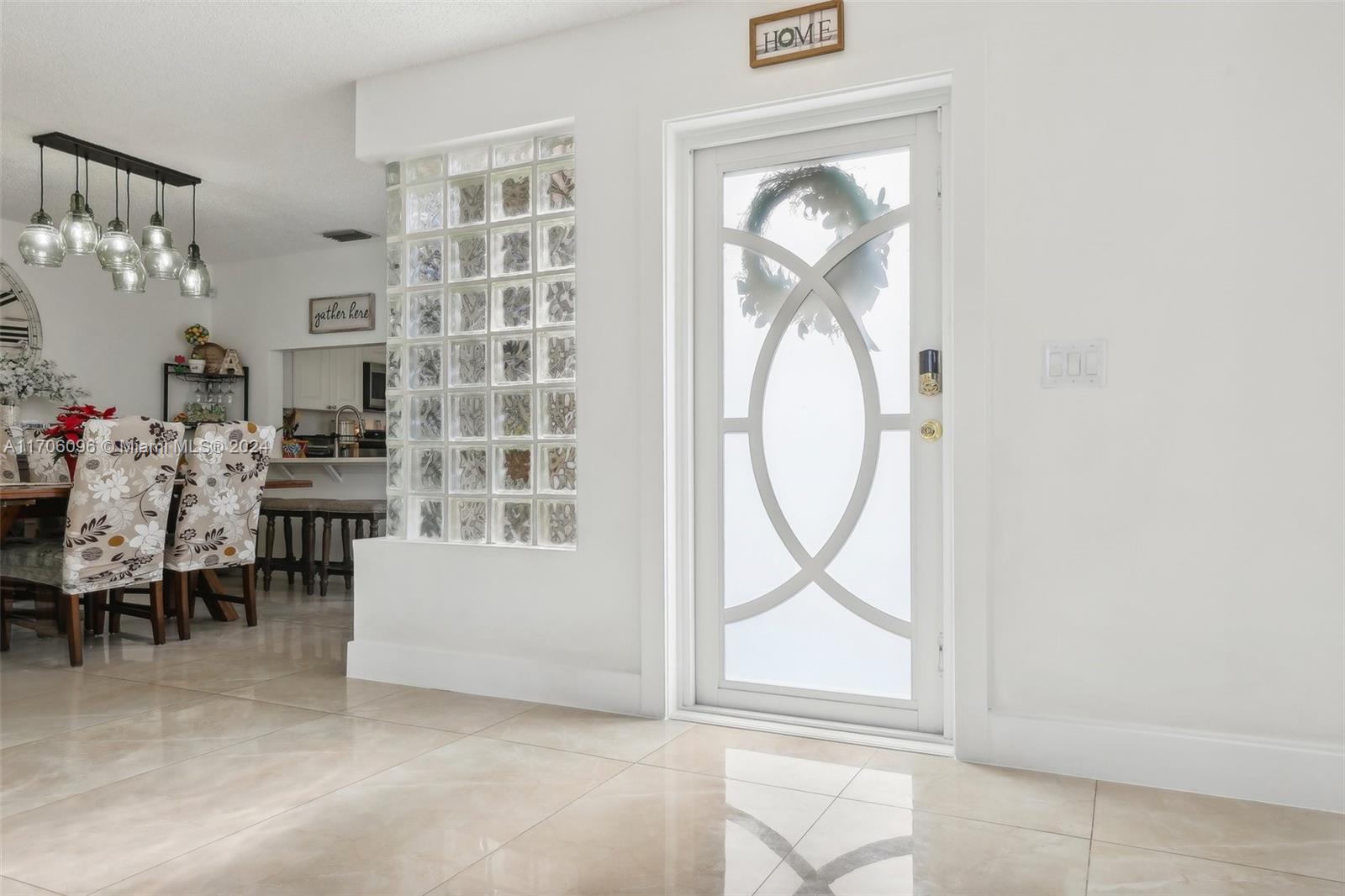 EMBASSY LAKES - Residential