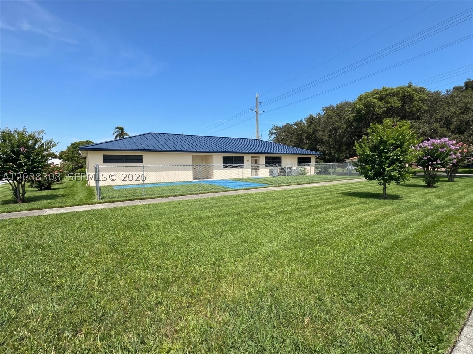 8700 NW 5th Ave