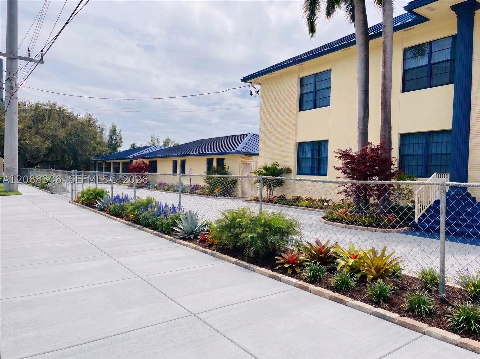 8700 NW 5th Ave