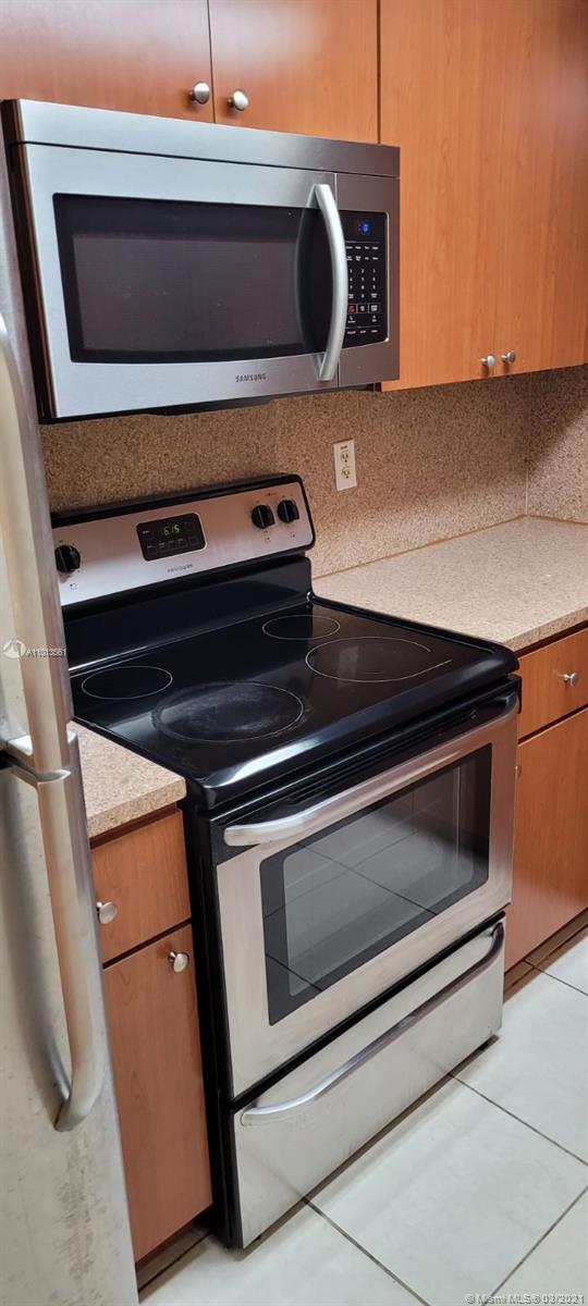 MELROSE APARTMENTS I COND - Residential Lease