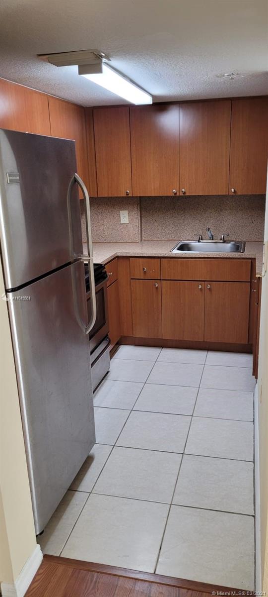 MELROSE APARTMENTS I COND - Residential Lease