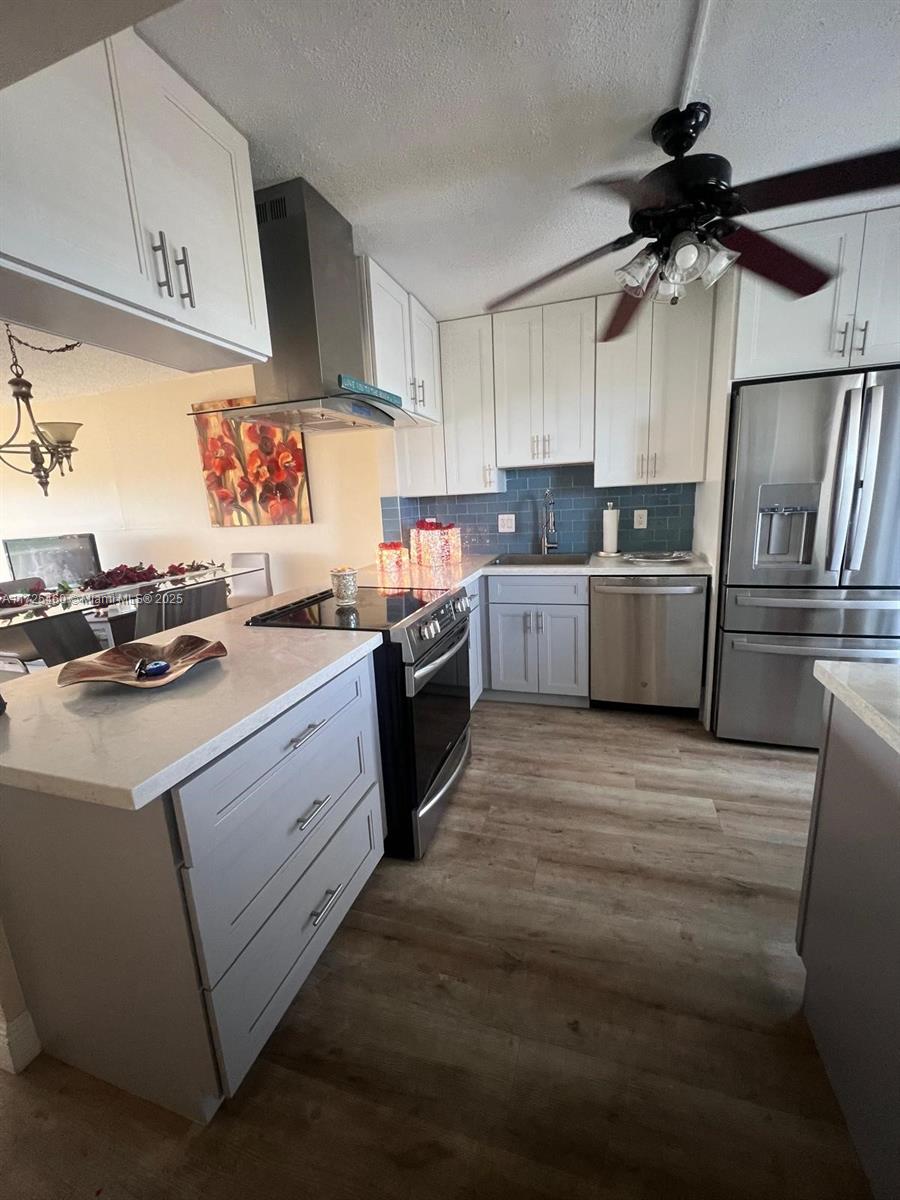 HILLCREST COUNTRY CLUB AP - Residential
