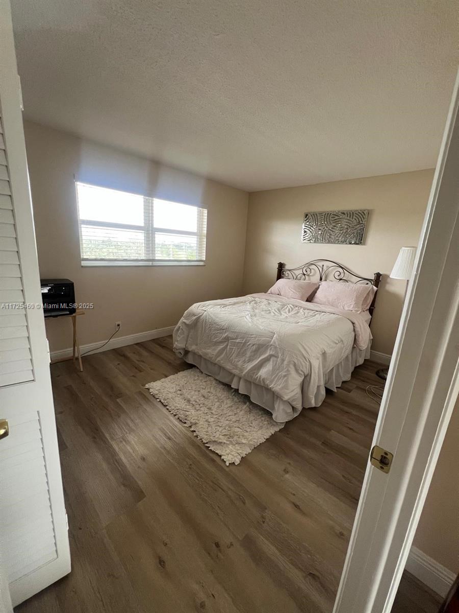 HILLCREST COUNTRY CLUB AP - Residential