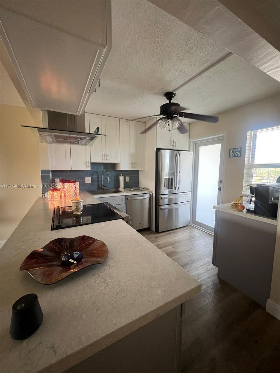 HILLCREST COUNTRY CLUB AP - Residential