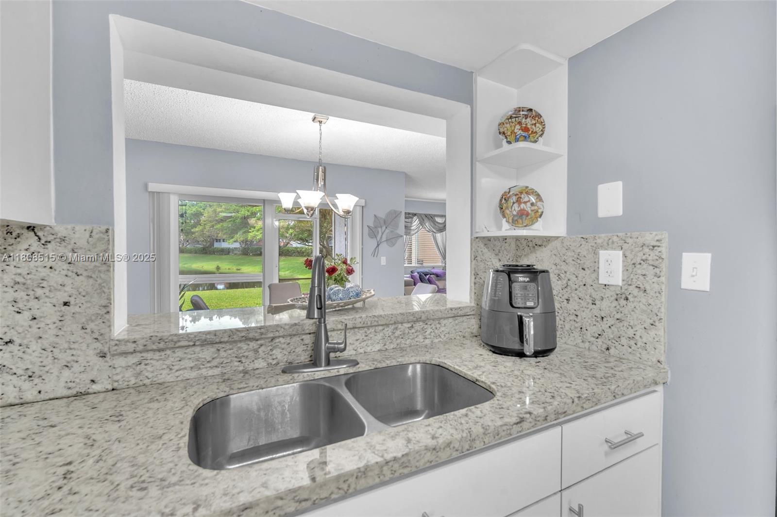 COLONNADES CONDO - Residential