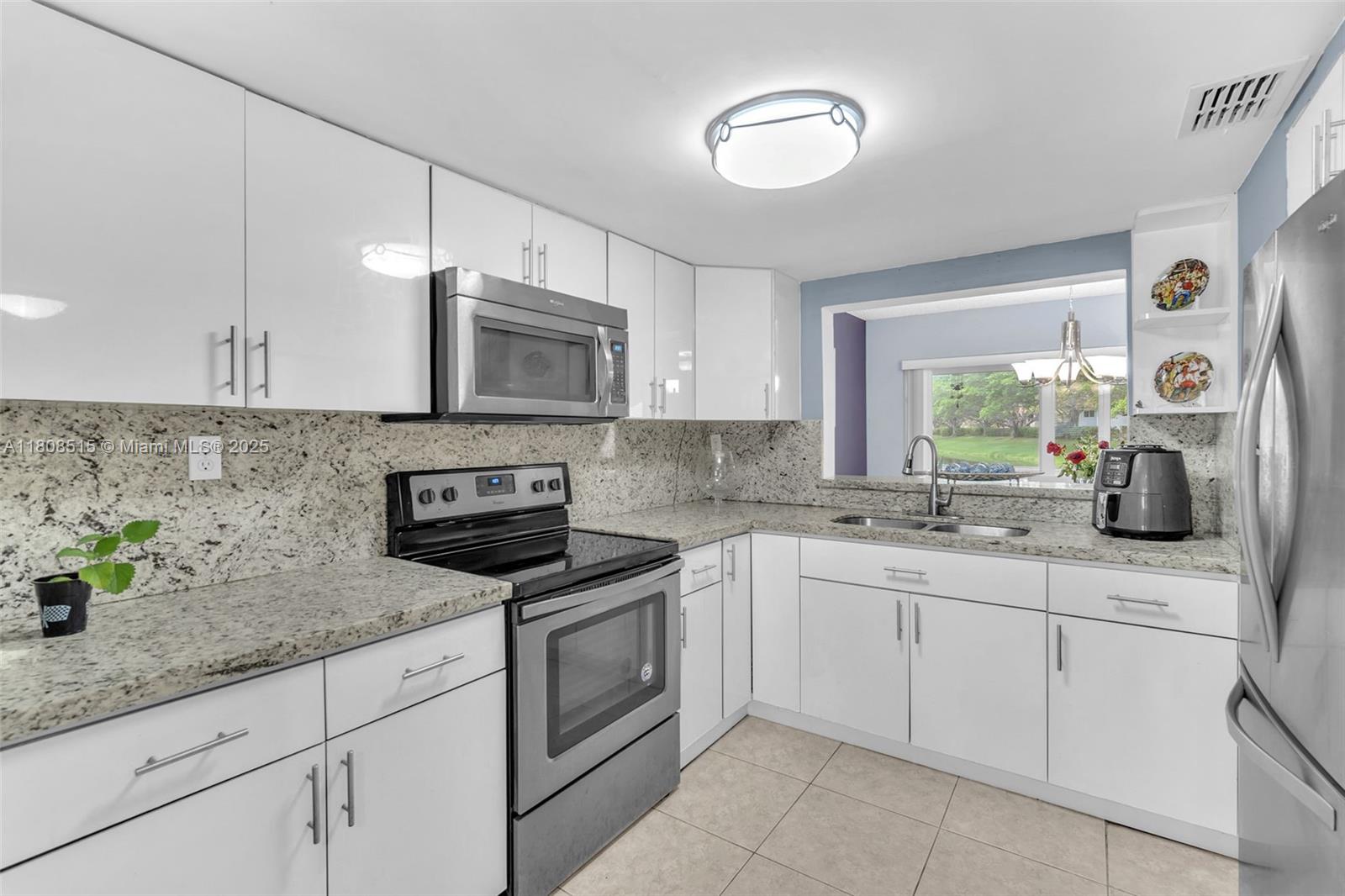 Property for Sale at 821 Nw 91st Ter 821, Plantation, Miami-Dade County, Florida - Bedrooms: 3 
Bathrooms: 3  - $405,000
