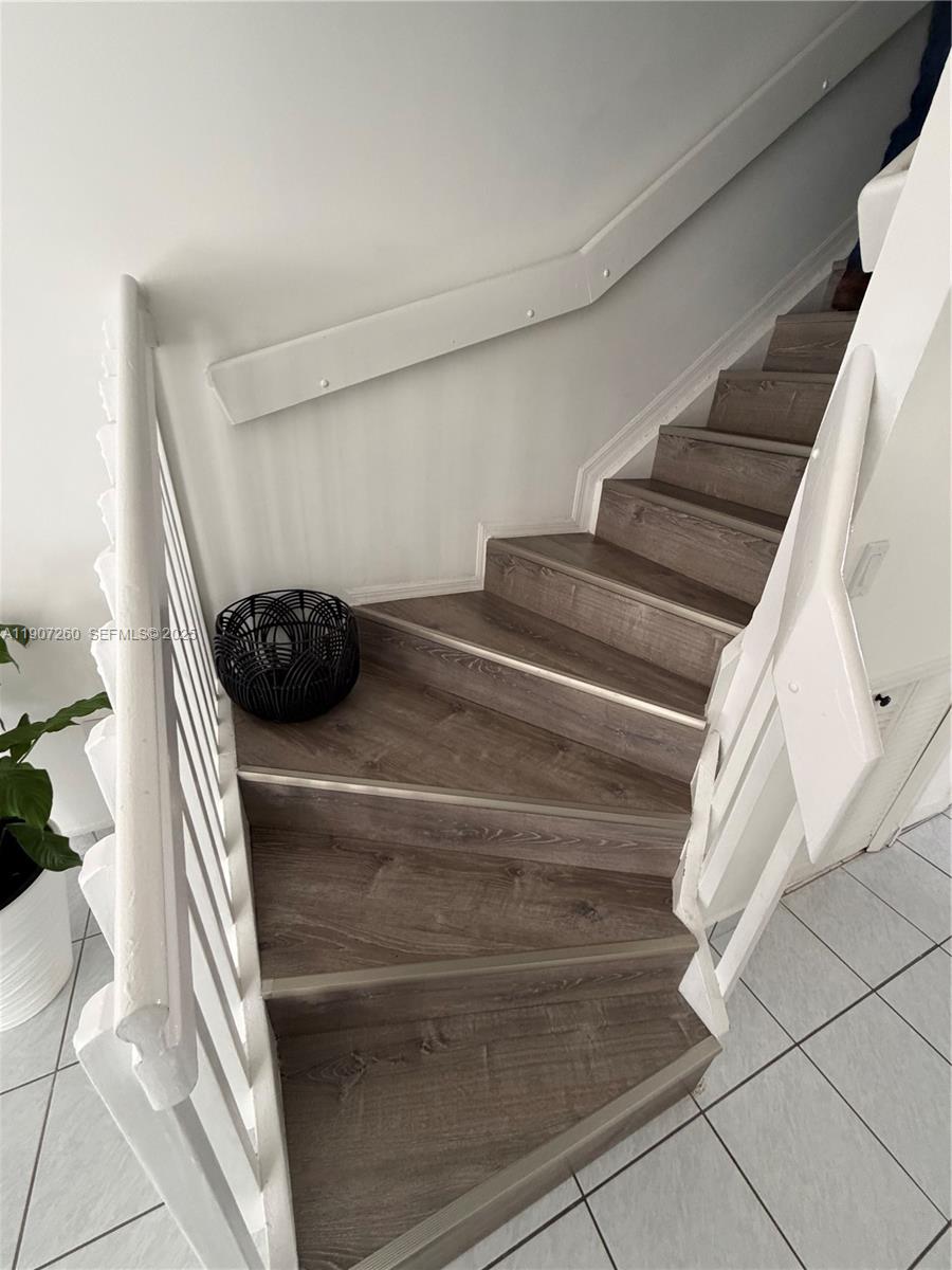 KENDALE LAKES NORTH SEC 9 - Residential