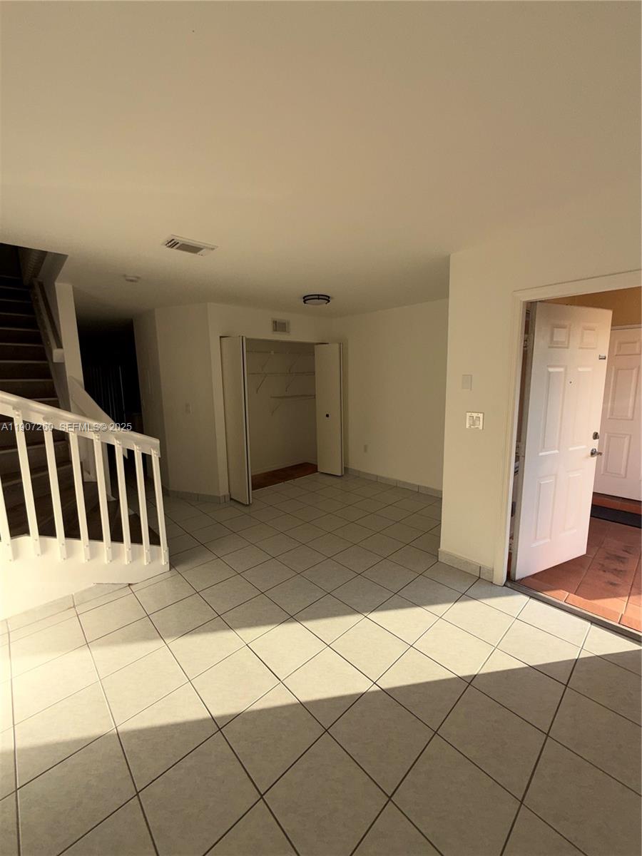 KENDALE LAKES NORTH SEC 9 - Residential