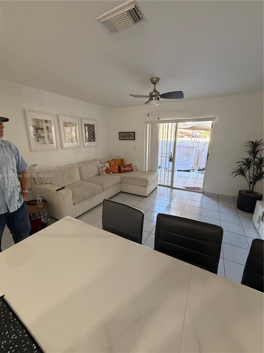 KENDALE LAKES NORTH SEC 9 - Residential