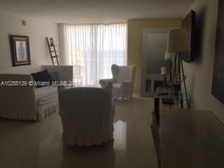 Beautiful 3/3 unit overlooking the bay, fully furnished with houseware, quartz flooring, no carpet, ready to move in. Great building with pool and gym, located in a prime area in downtown Miami, walking distance to restaurants, cafes, supermarkets and Mary Brickell. Available short term also min 3 months . Tenant occupy availabel May 2017.