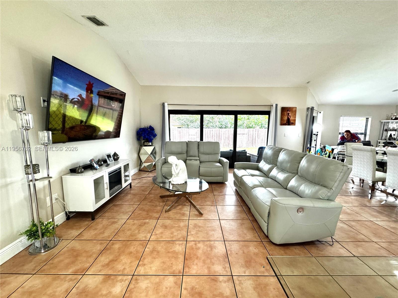 LIMEWOOD GROVE - Residential