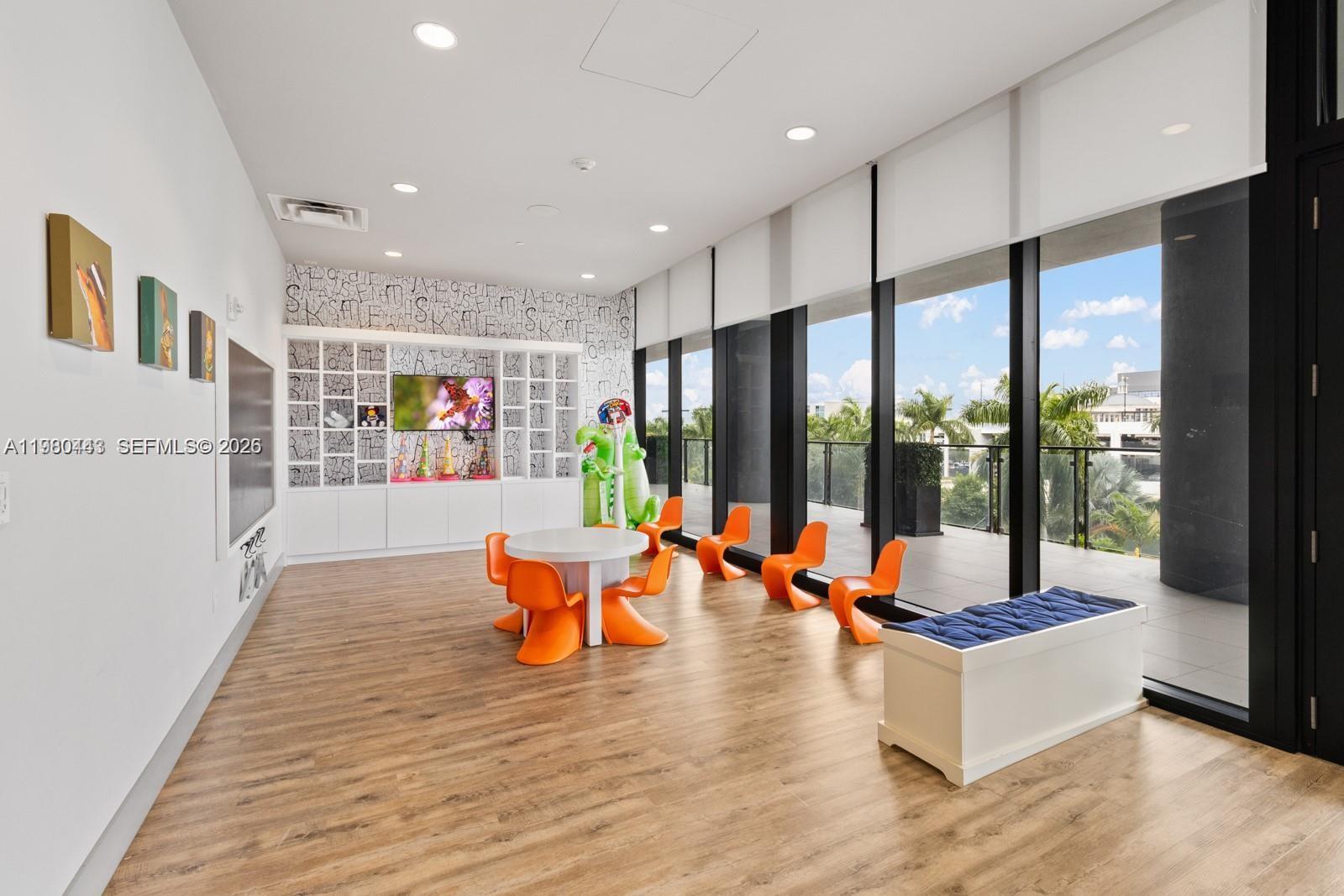 5300 PASEO CONDO - Residential Lease