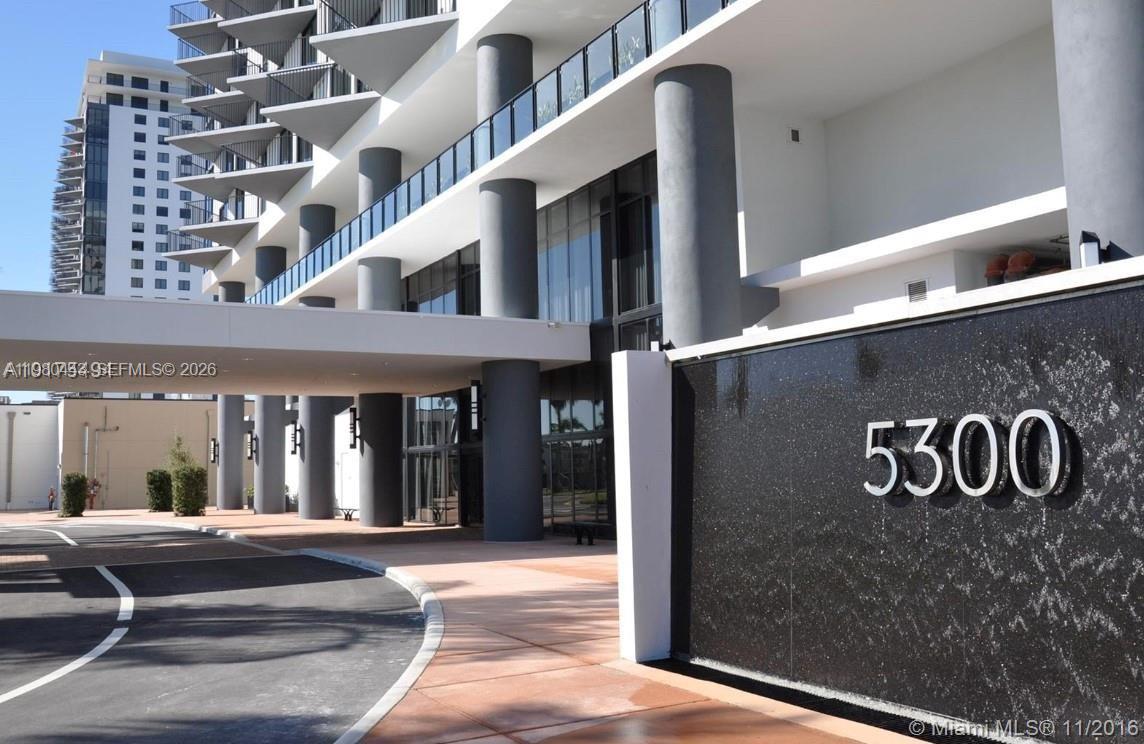 5300 PASEO CONDO - Residential Lease