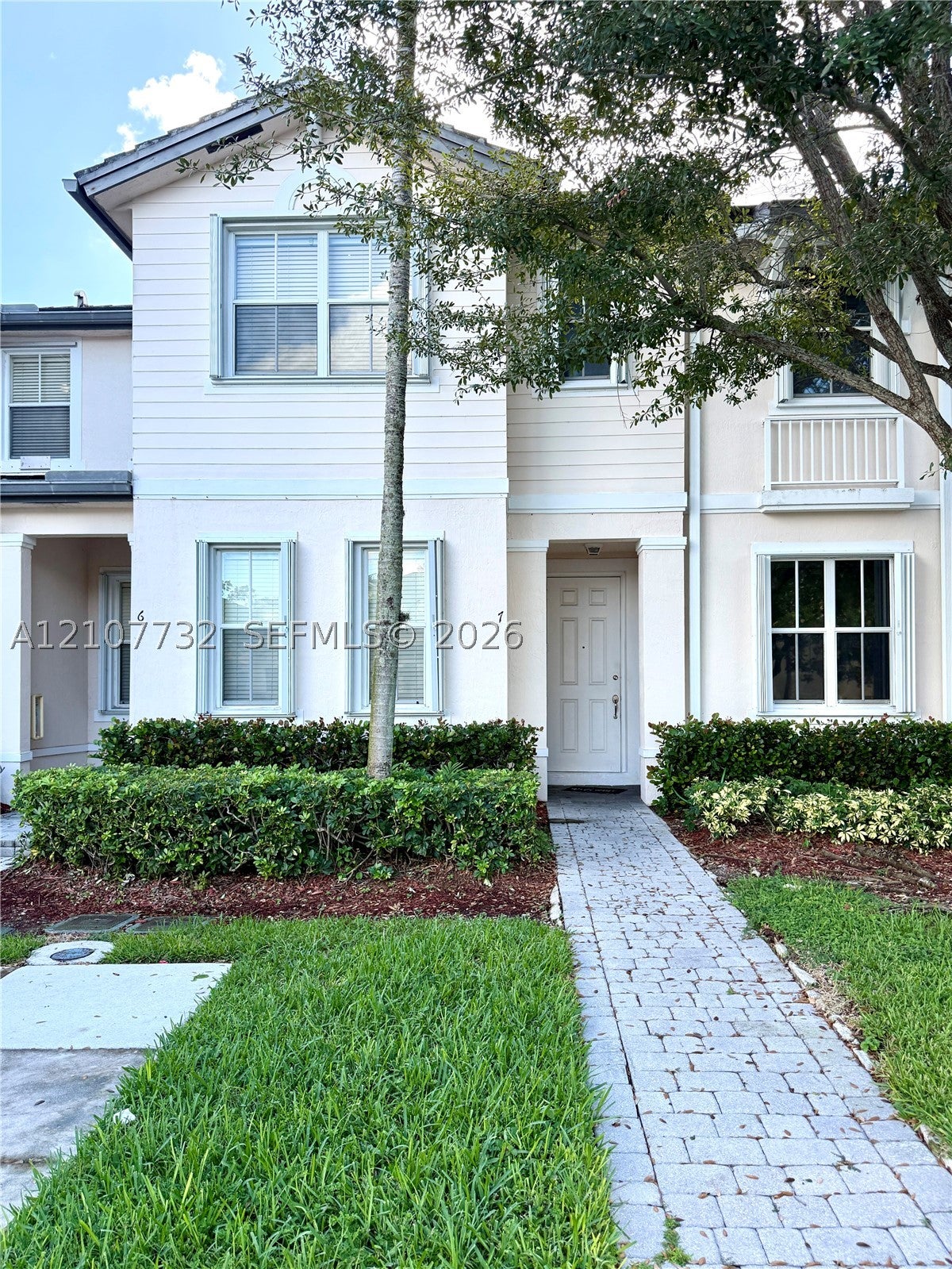 153 SE 28th Pl