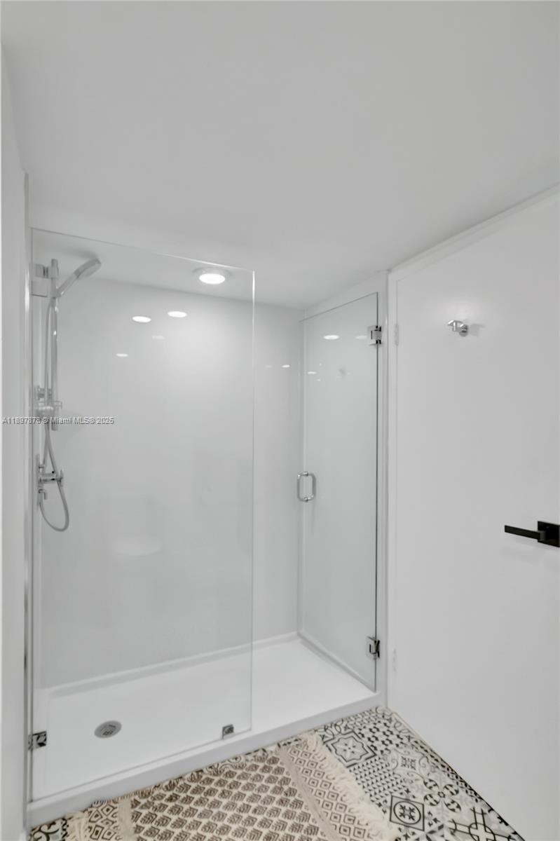 VENETIA CONDO - Residential Lease