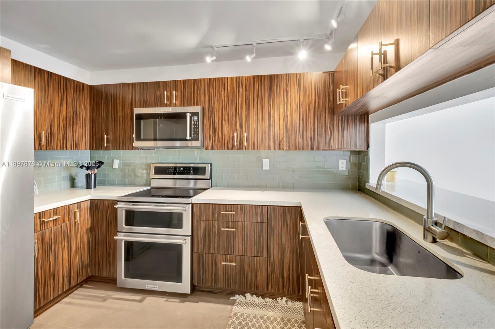 VENETIA CONDO - Residential Lease