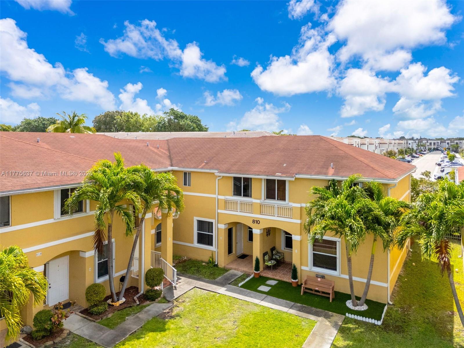 810 Ne 212th Ter 2, Miami, Broward County, Florida - 3 Bedrooms  
3 Bathrooms - 