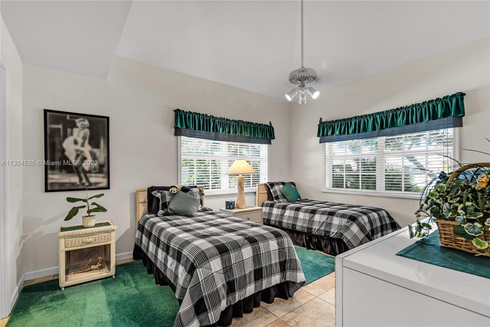 PORT LARGO 5TH ADD - Residential