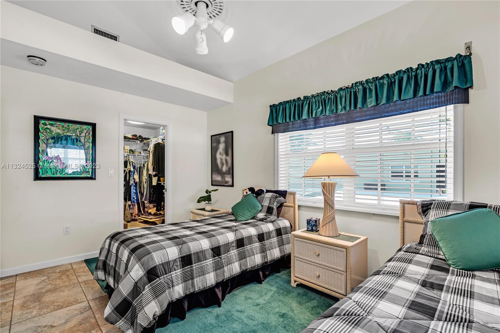 PORT LARGO 5TH ADD - Residential