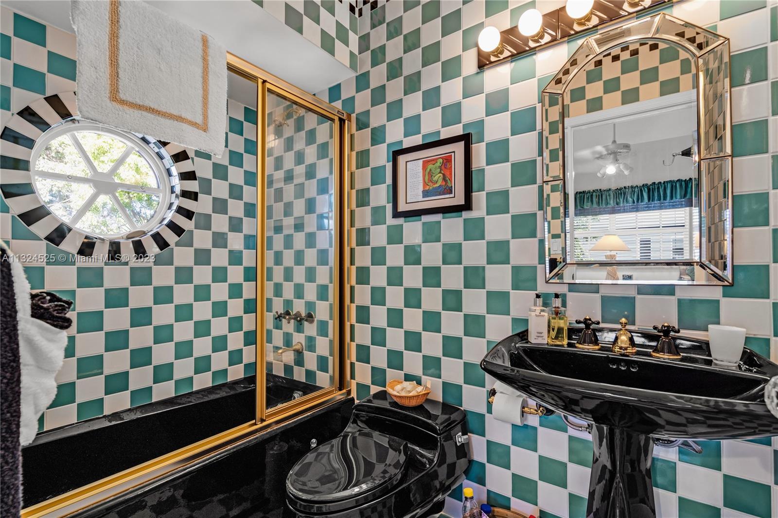 PORT LARGO 5TH ADD - Residential