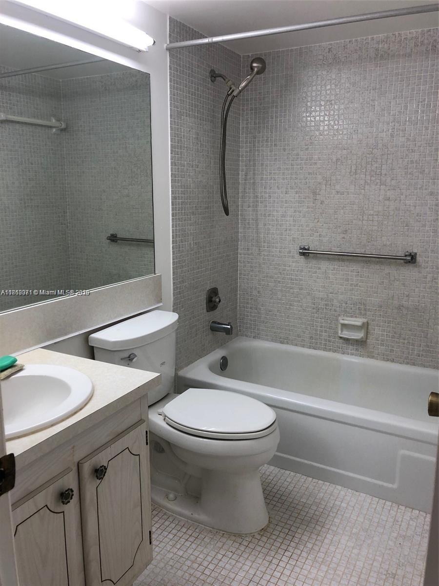 VENTNOR E CONDO - Residential Lease