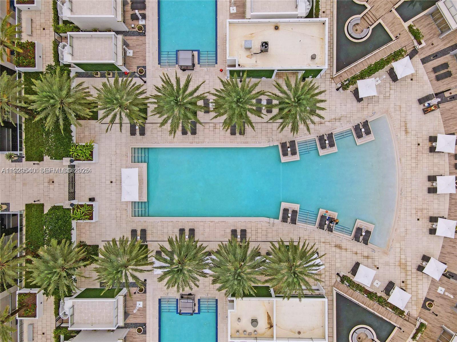 PARAMOUNT MIAMI WORLDCENT - Residential Lease