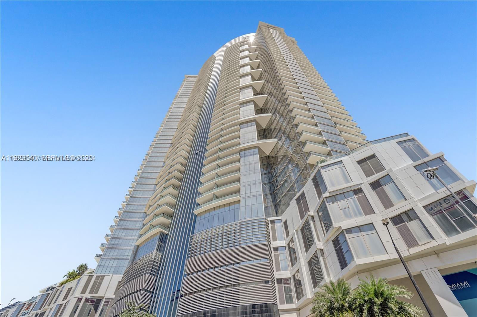 PARAMOUNT MIAMI WORLDCENT - Residential Lease