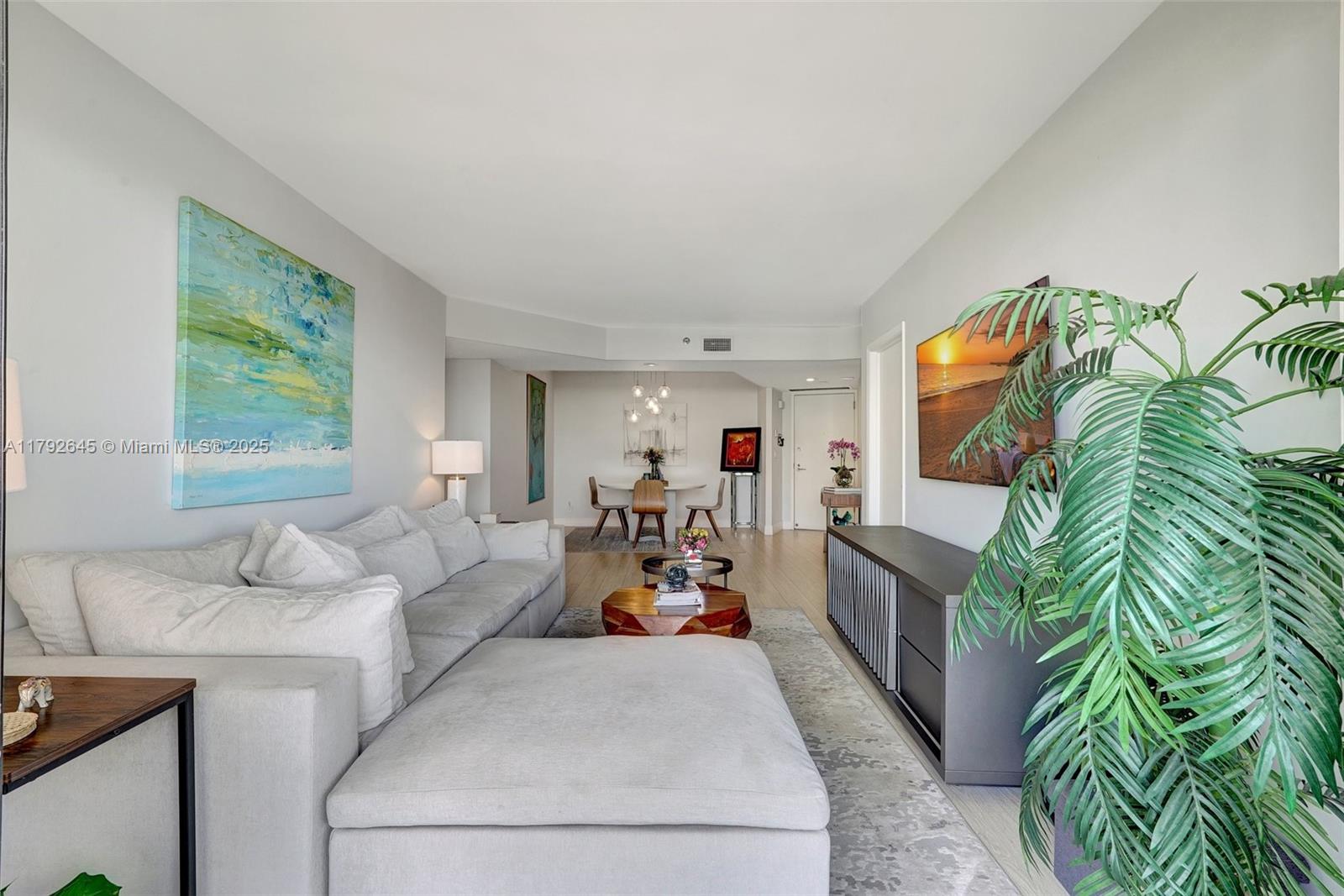 1000 Island Blvd 1805