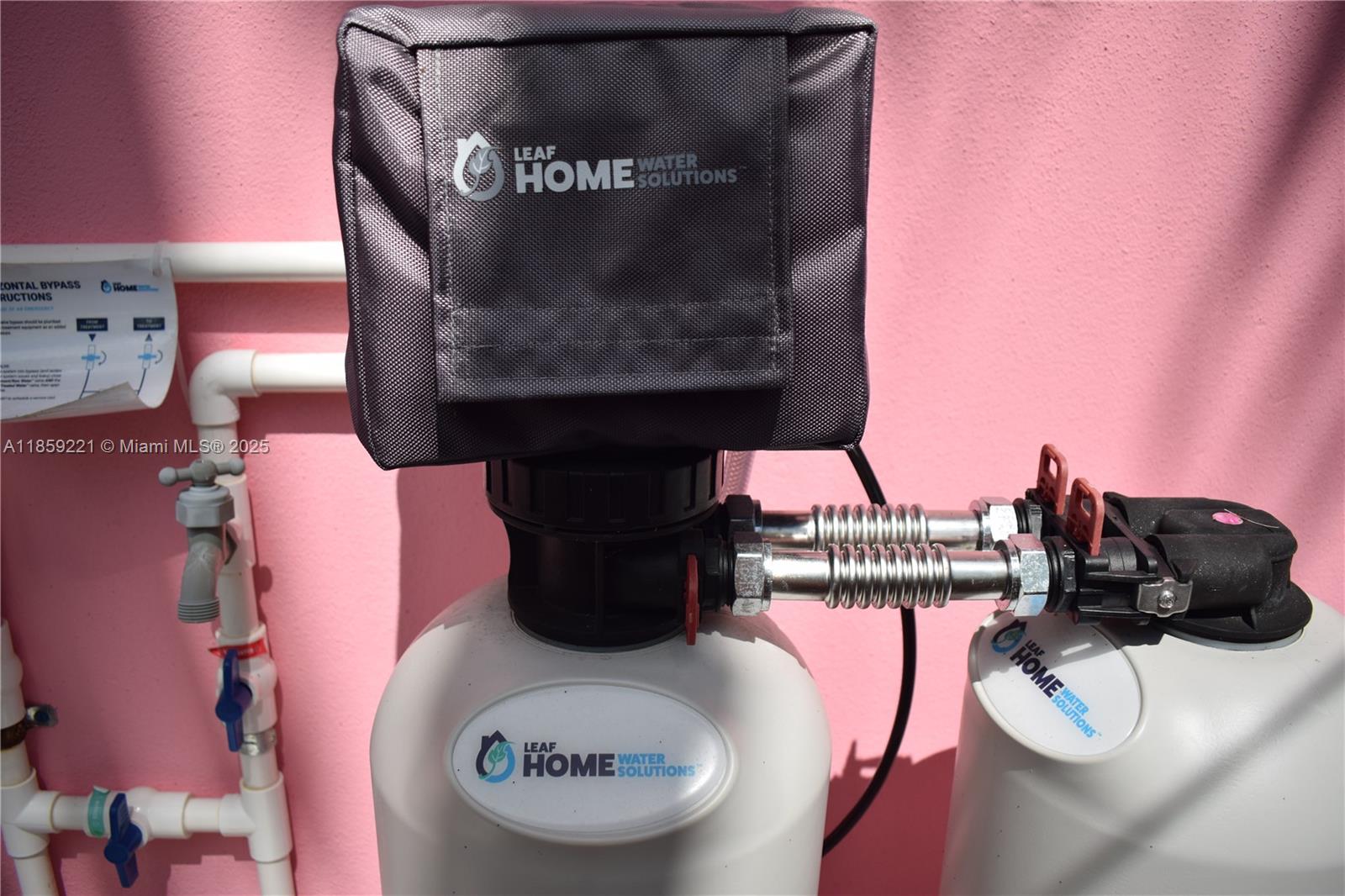 TROPICAL MANORS - Residential