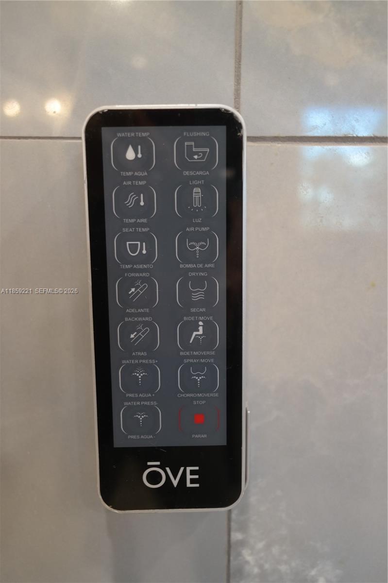 TROPICAL MANORS - Residential