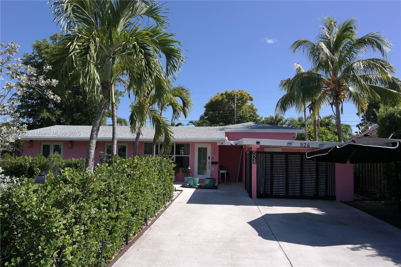 524 NE 27th Dr