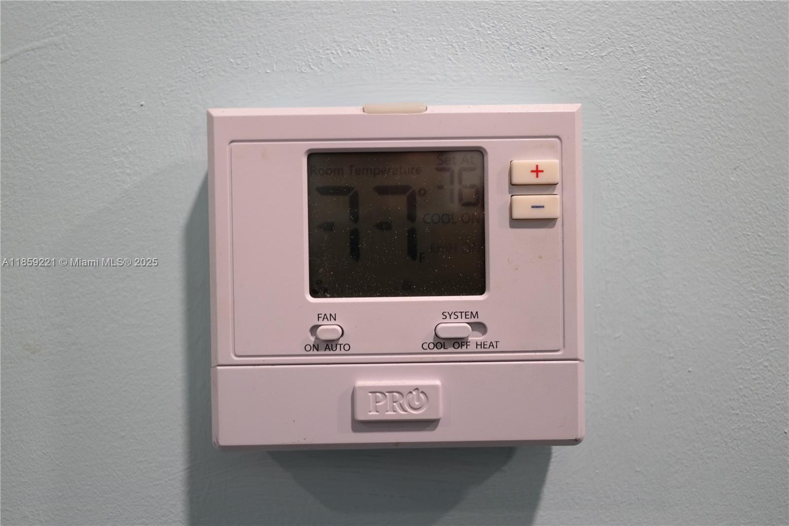 TROPICAL MANORS - Residential