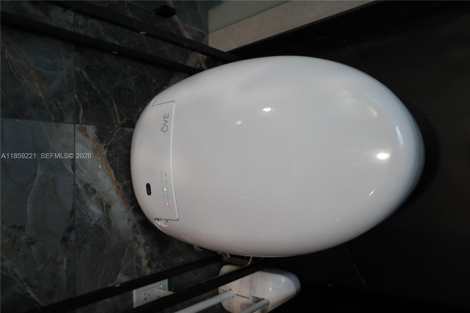 TROPICAL MANORS - Residential