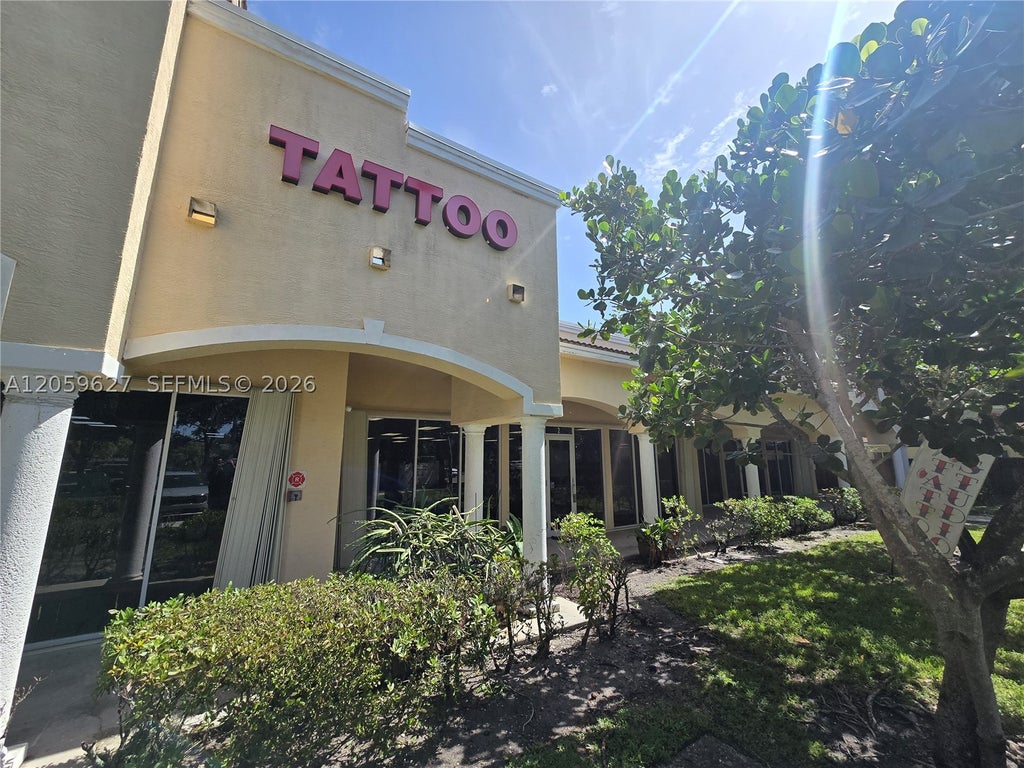 Photo of 4953 Le Chalet Blvd, Boynton Beach, FL 33436 (MLS # A12059627)