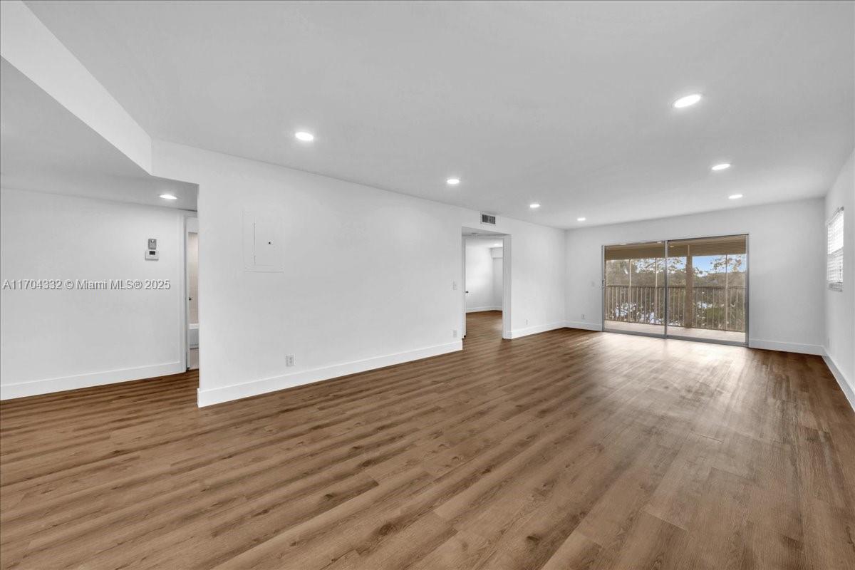 HAWTHORNE AT CENTURY VILL - Residential