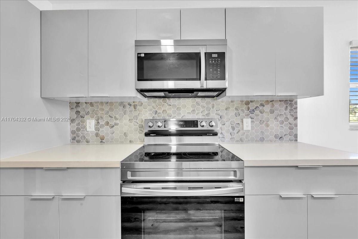 HAWTHORNE AT CENTURY VILL - Residential