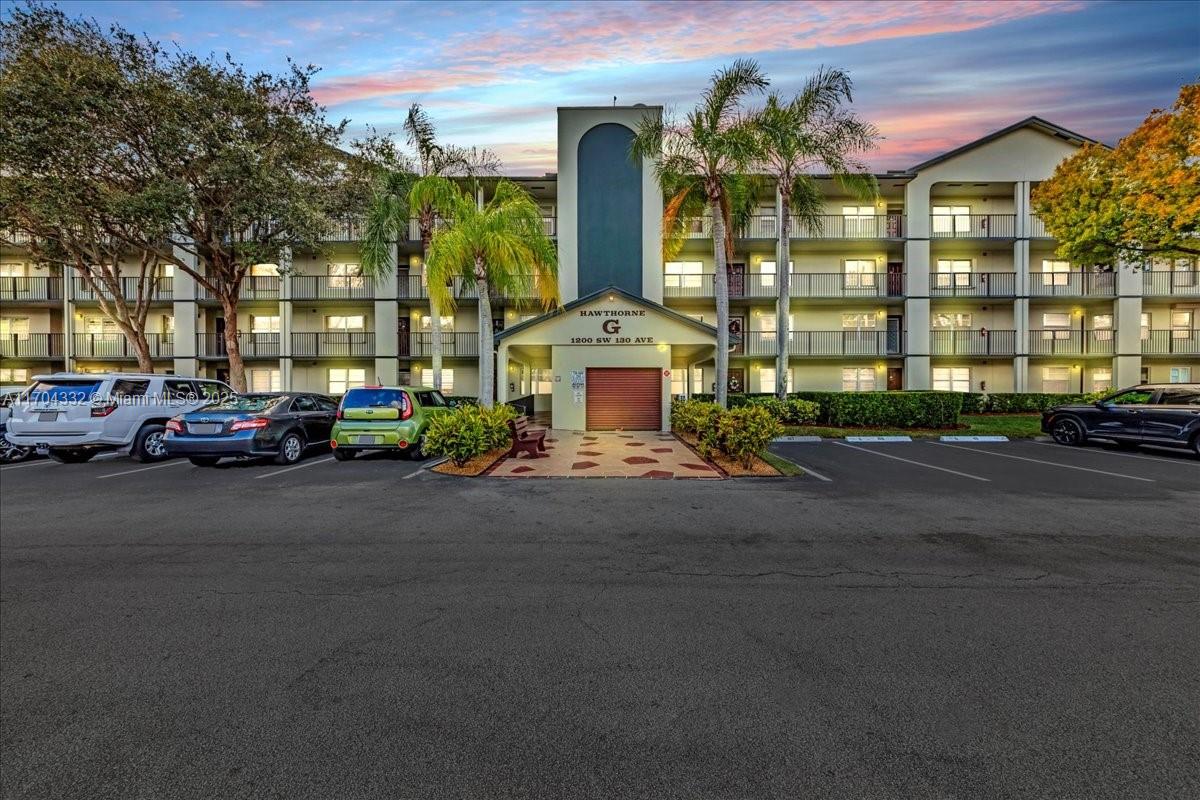 HAWTHORNE AT CENTURY VILL - Residential