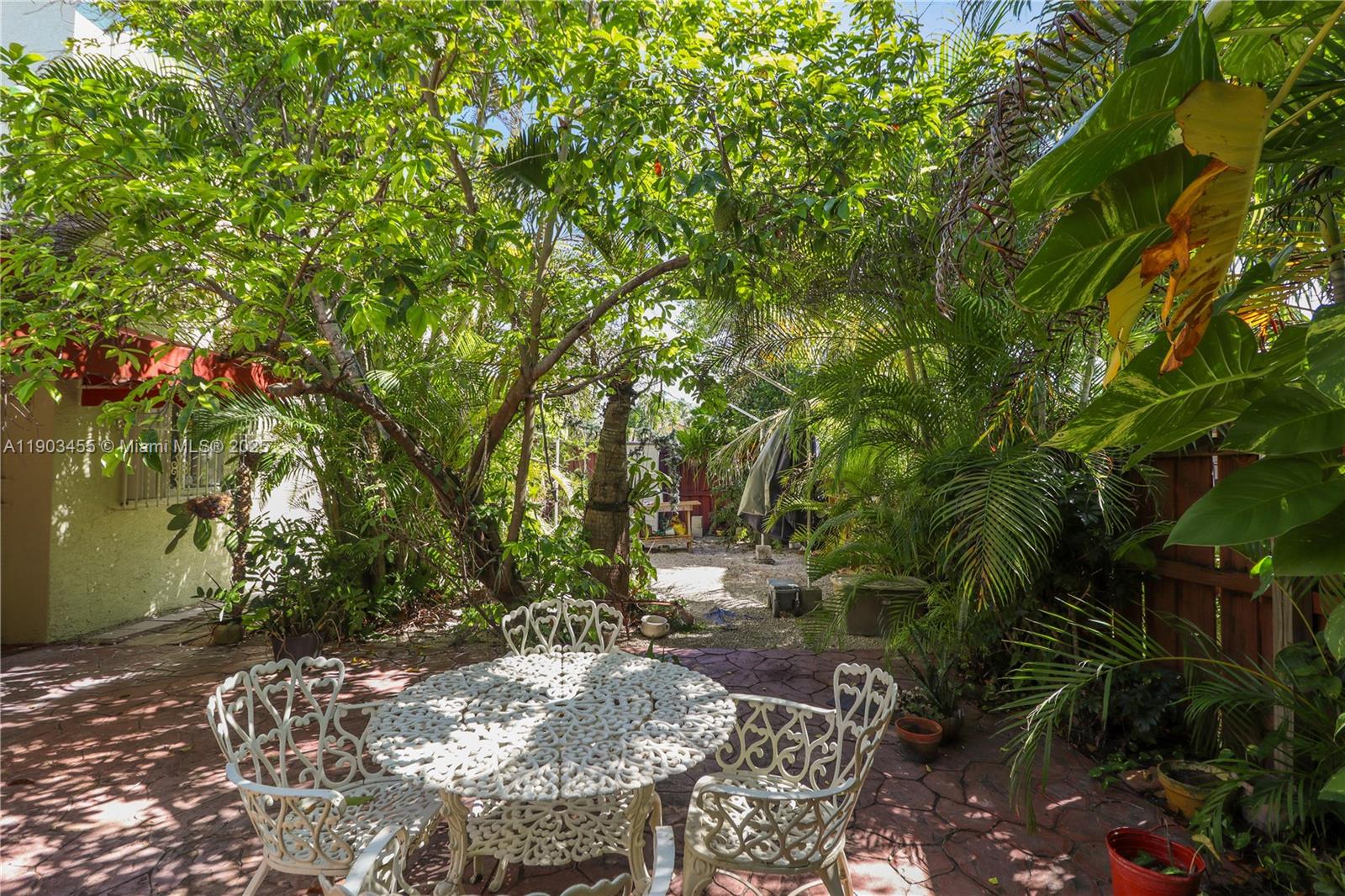 BISCAYNE DRIVE ESTATES - Residential