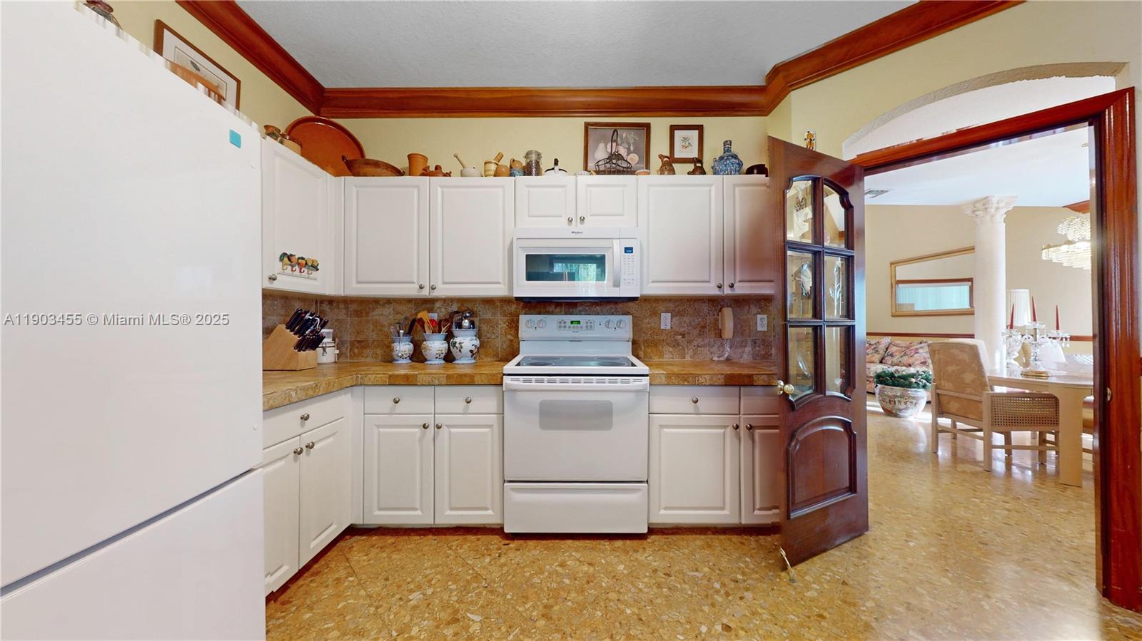 BISCAYNE DRIVE ESTATES - Residential