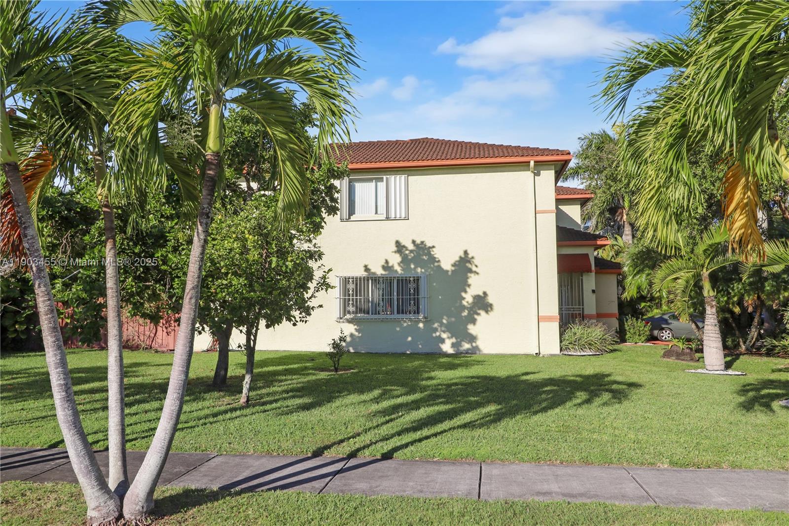 BISCAYNE DRIVE ESTATES - Residential