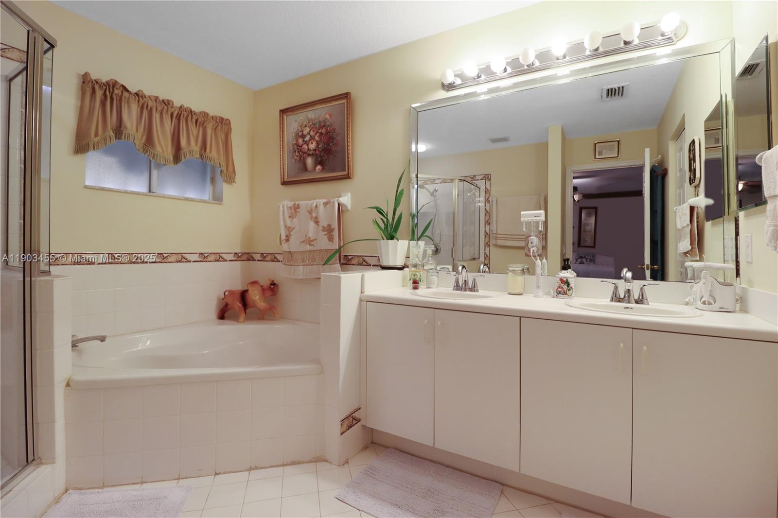 BISCAYNE DRIVE ESTATES - Residential