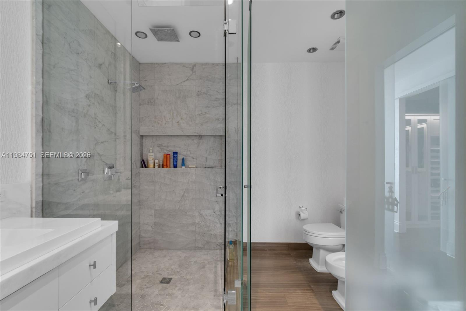 ASIA CONDO - Residential