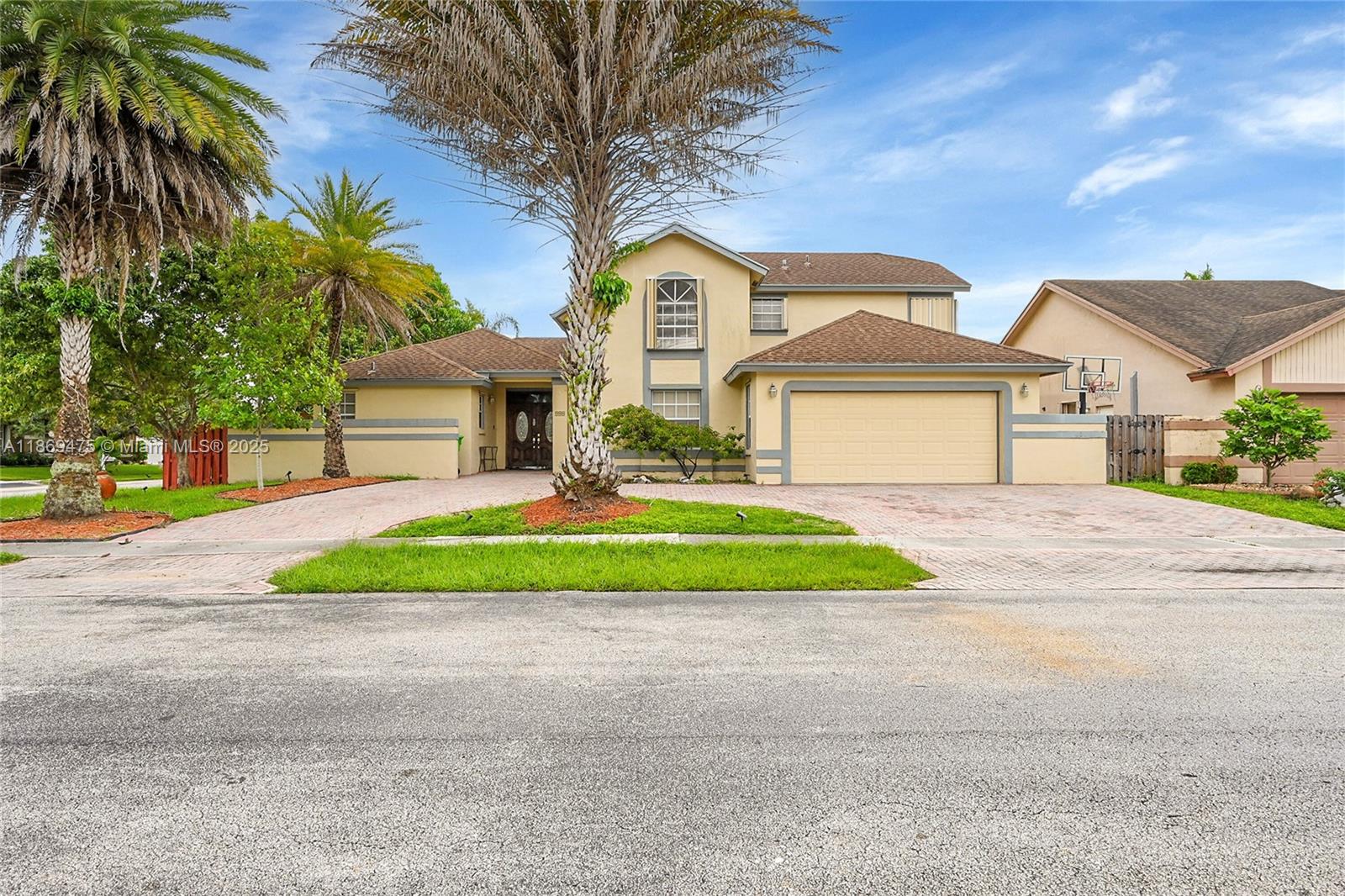 EXCELLENT LOCATION! LARGE 2 STORY SINGLE FAMILY HOME FEATURING 4 BEDROOMS & 3 FULL BATROOMS. 2 CAR GAR.AND A DEN THAT CAN BE USE FOR AN OFFICE, THE MBED IS LOCATED ON THE FIRST FLOOR THIS HOME
WAS BUILT IN A CORNER LOT. THE BACKYARD HAS A BBQ AREA FOR ENTERTAINMENT. FANTASTIC LOCATION FOR
LARGE FAMILY WITH KIDS, EXCELLENT SCHOOLS. CONVENIENTLY LOCATED. CLOSE TO SAWGRASS,
WESTON, DAVIE AREA WITH ACCESS TO MAIN ROADS LIKE I75, I595 AND TURNPIKE. PROPERTY EASY TO SHOW.