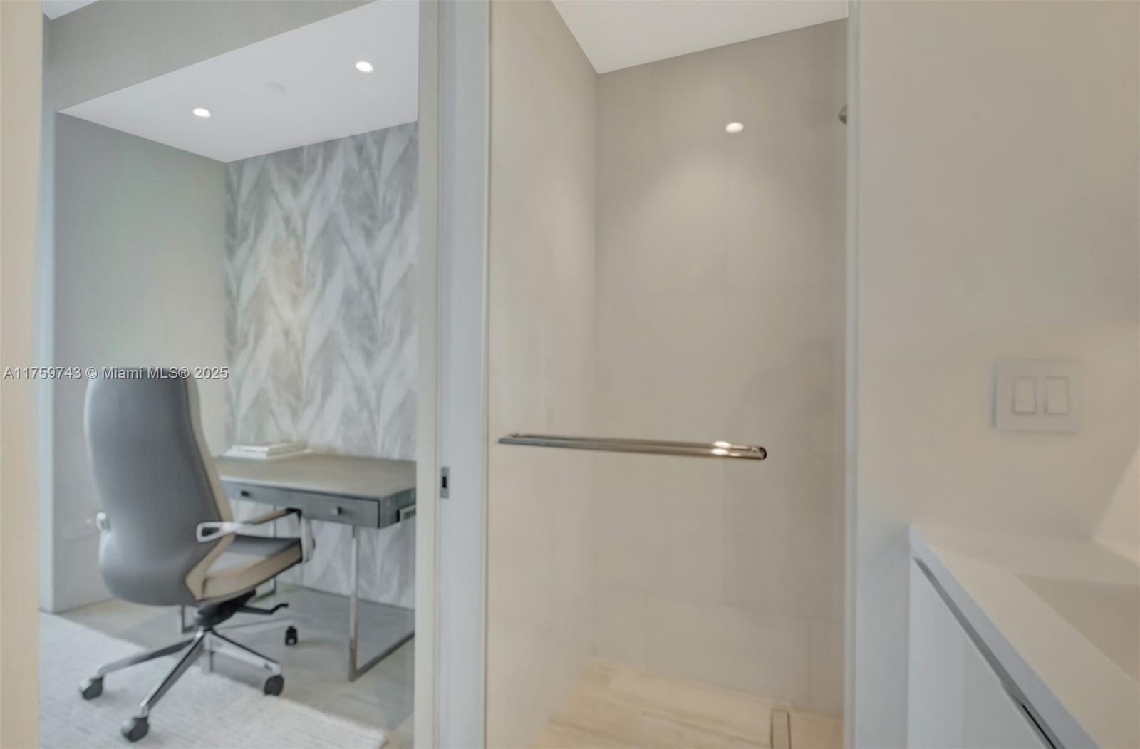 SURF CLUB CONDO - Residential