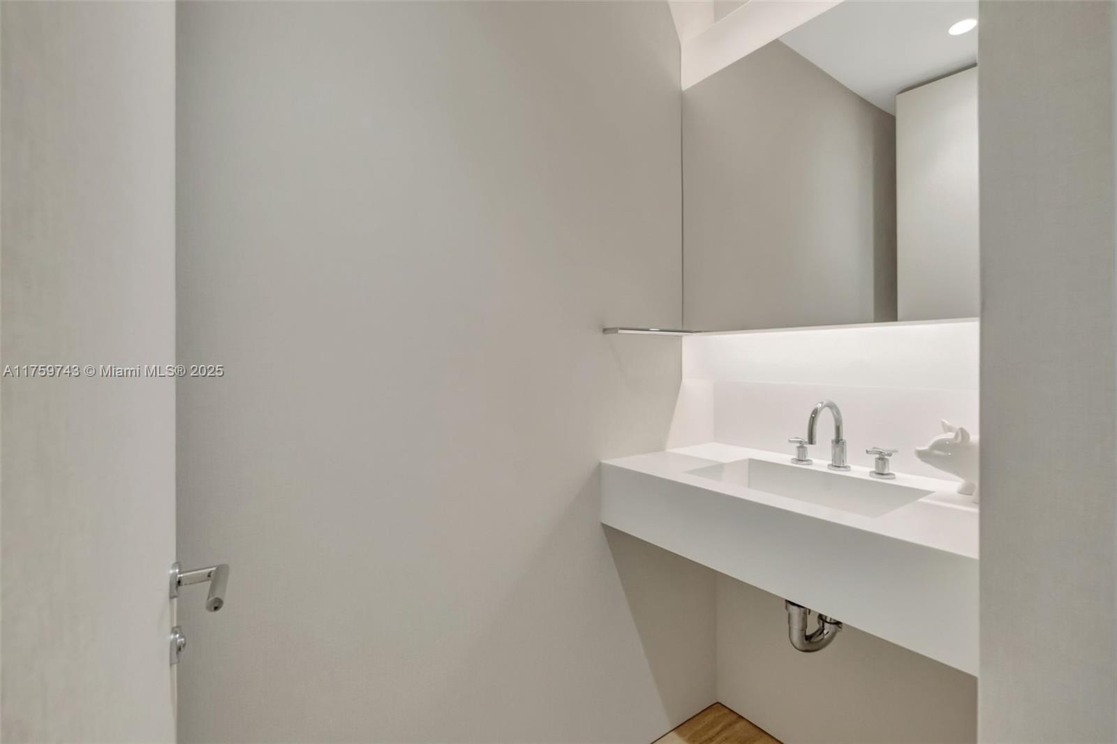 SURF CLUB CONDO - Residential