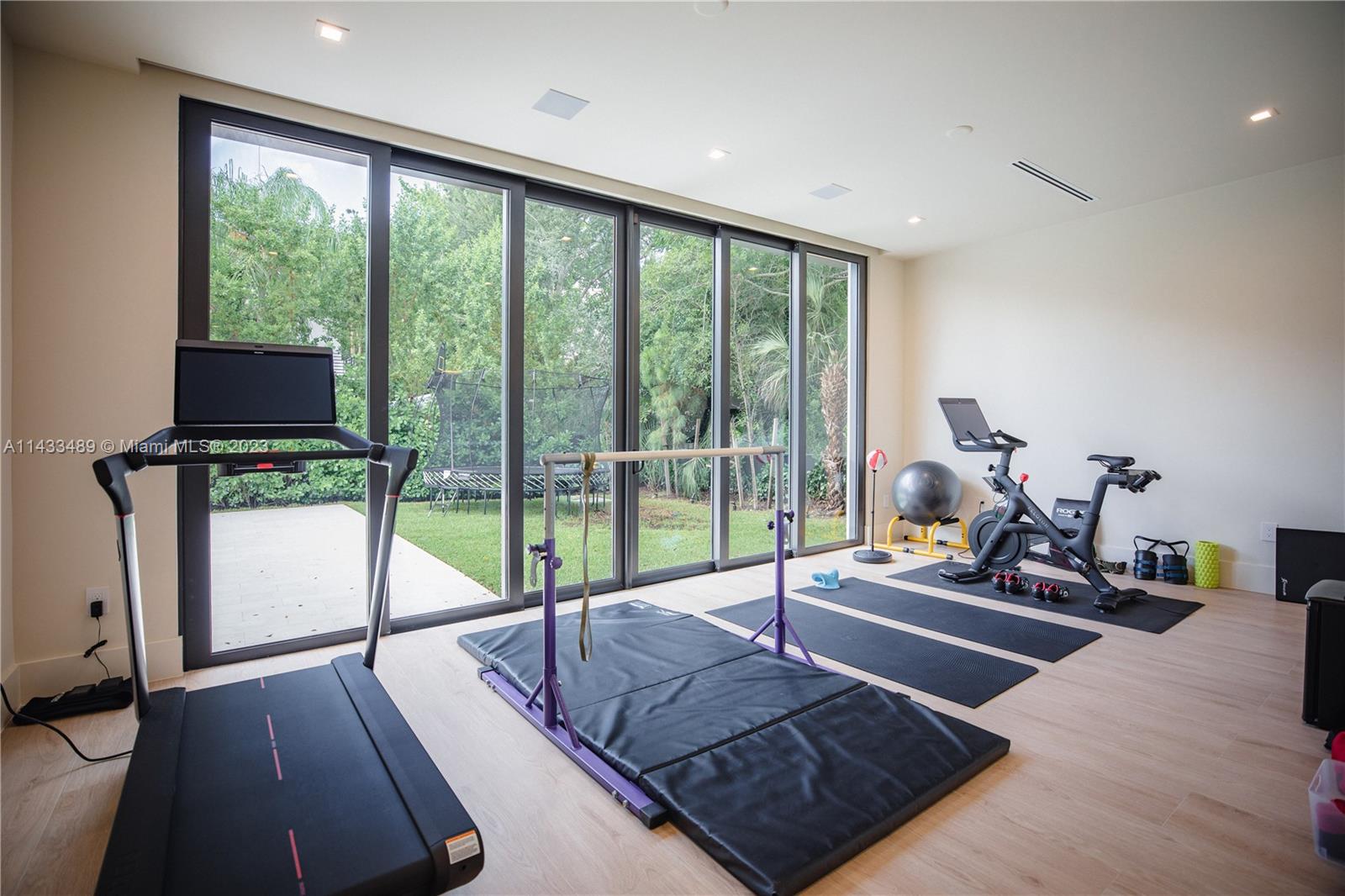 DAVIS OAKS - Residential