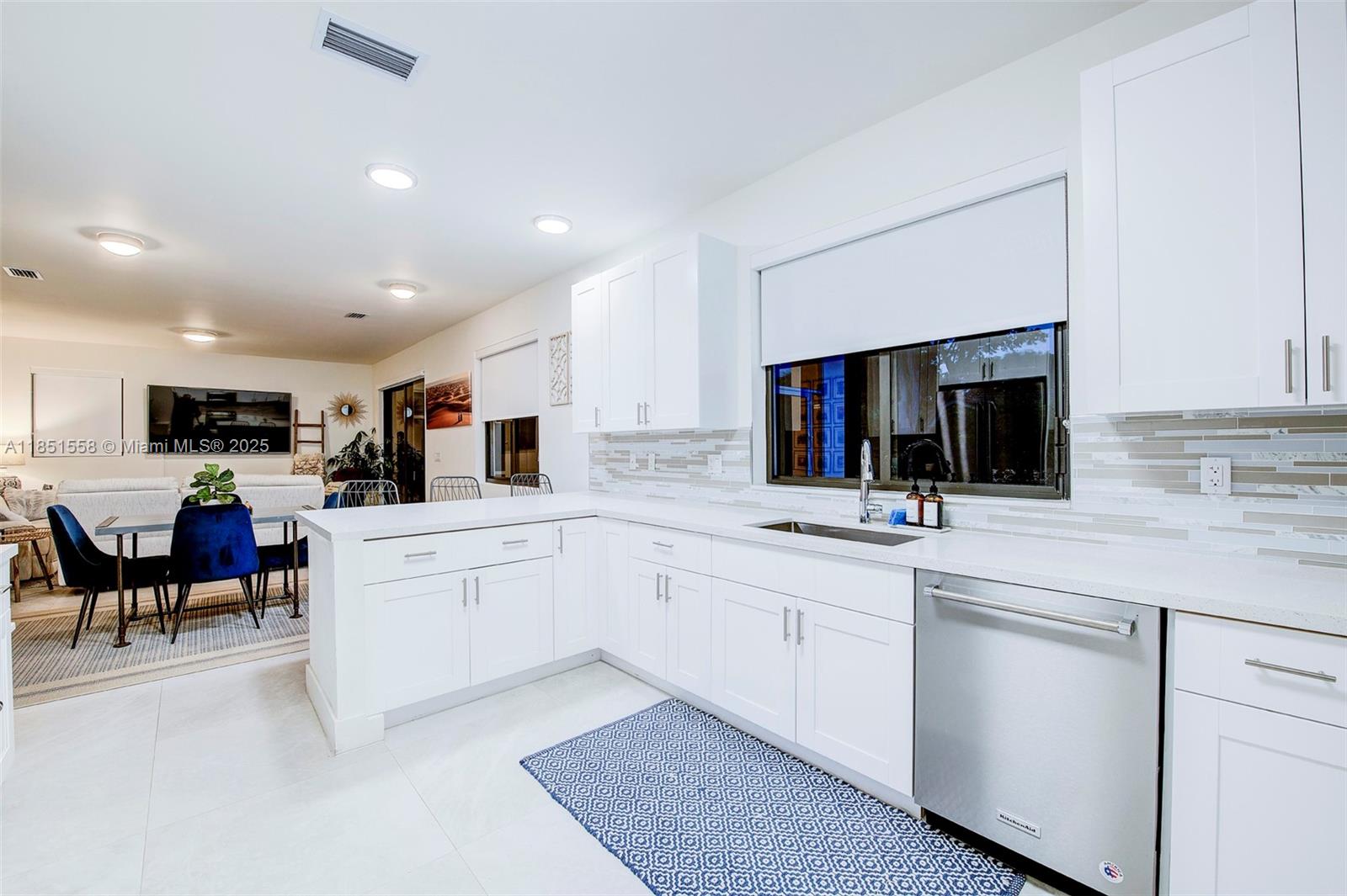 PALMETTO BAY GARDENS - Residential