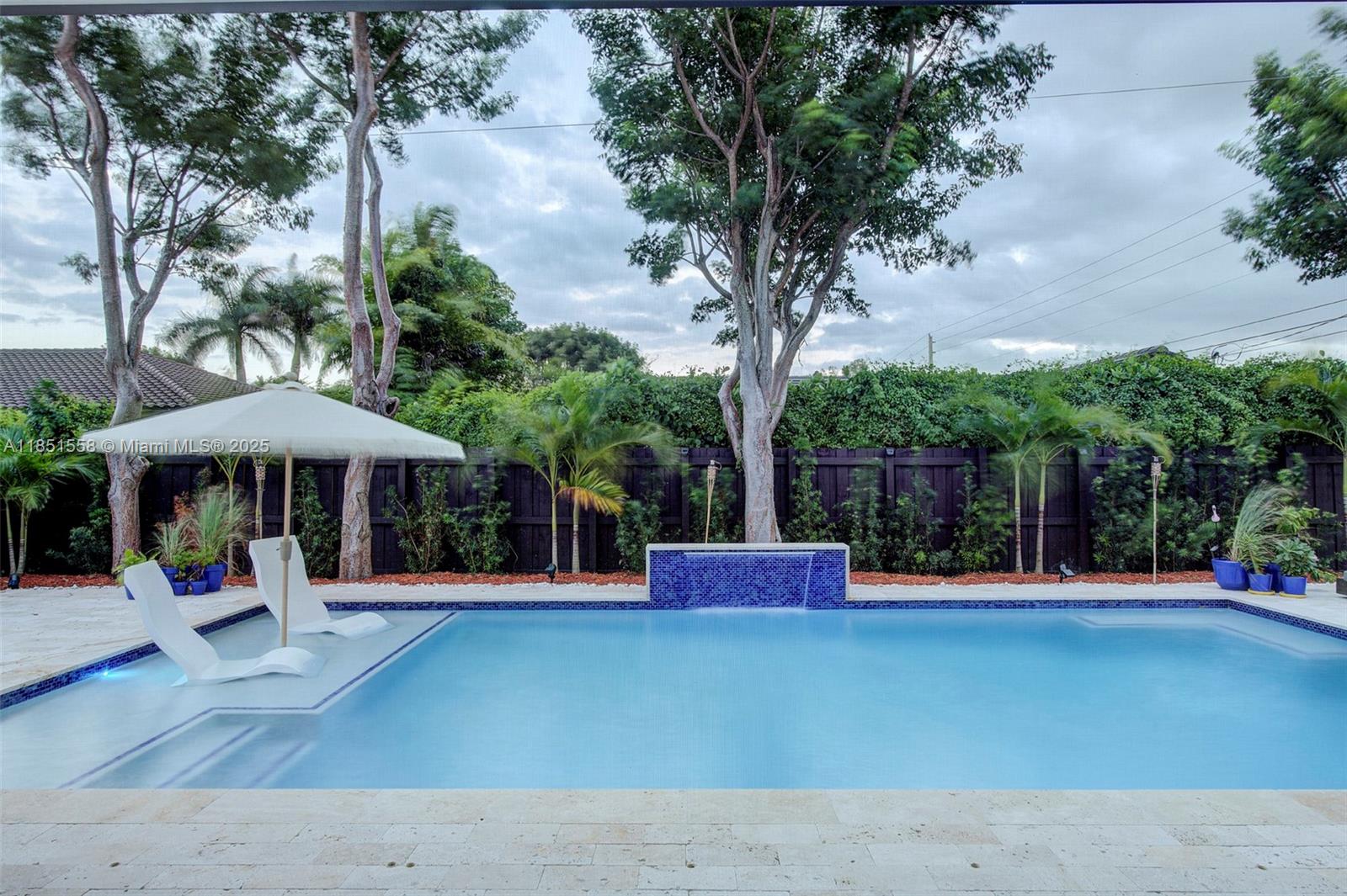 PALMETTO BAY GARDENS - Residential